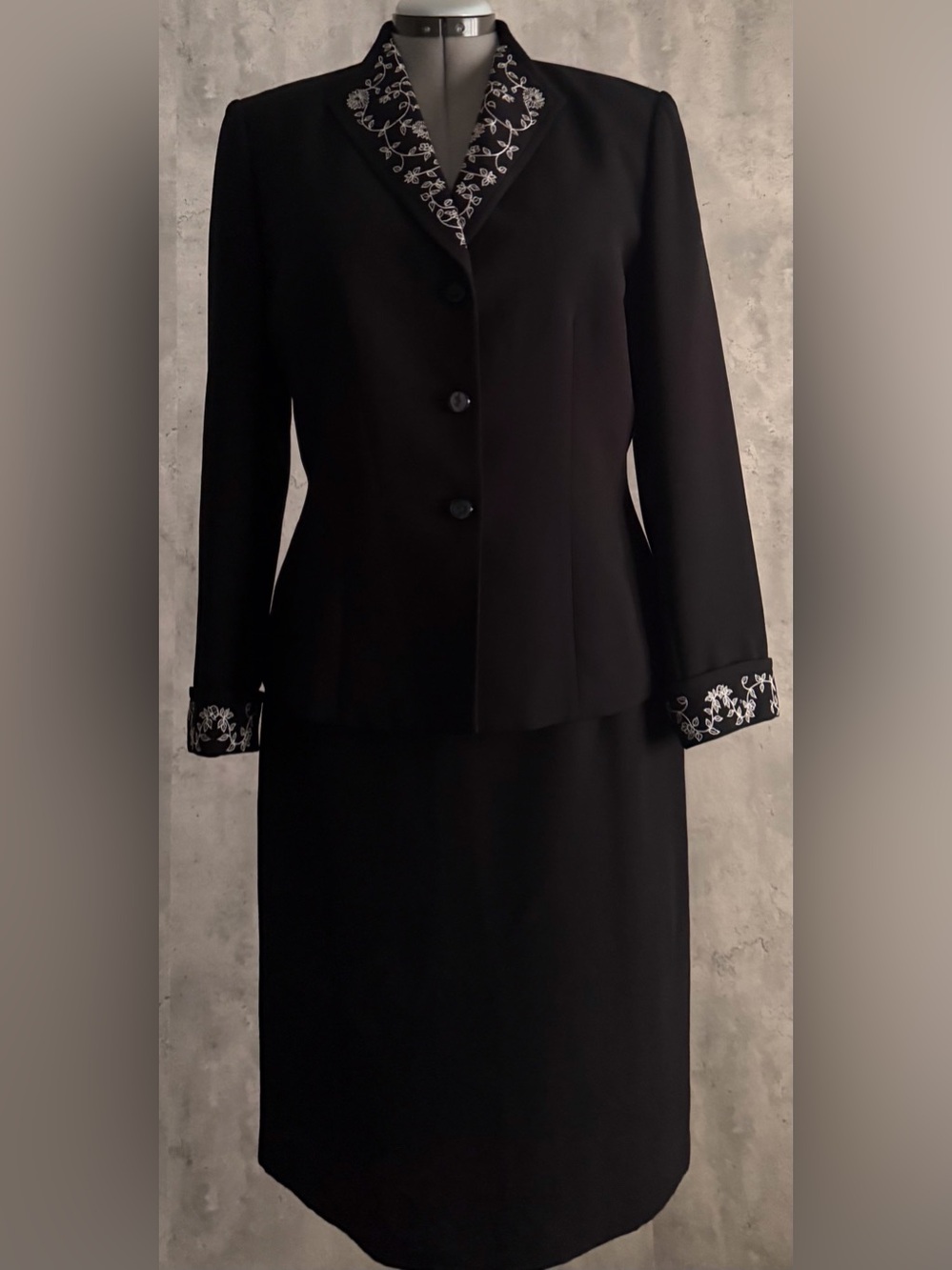 VTG Kasper ASL Skirt Suit Black Floral Contrast Embroidery Evening Cocktail Sz14